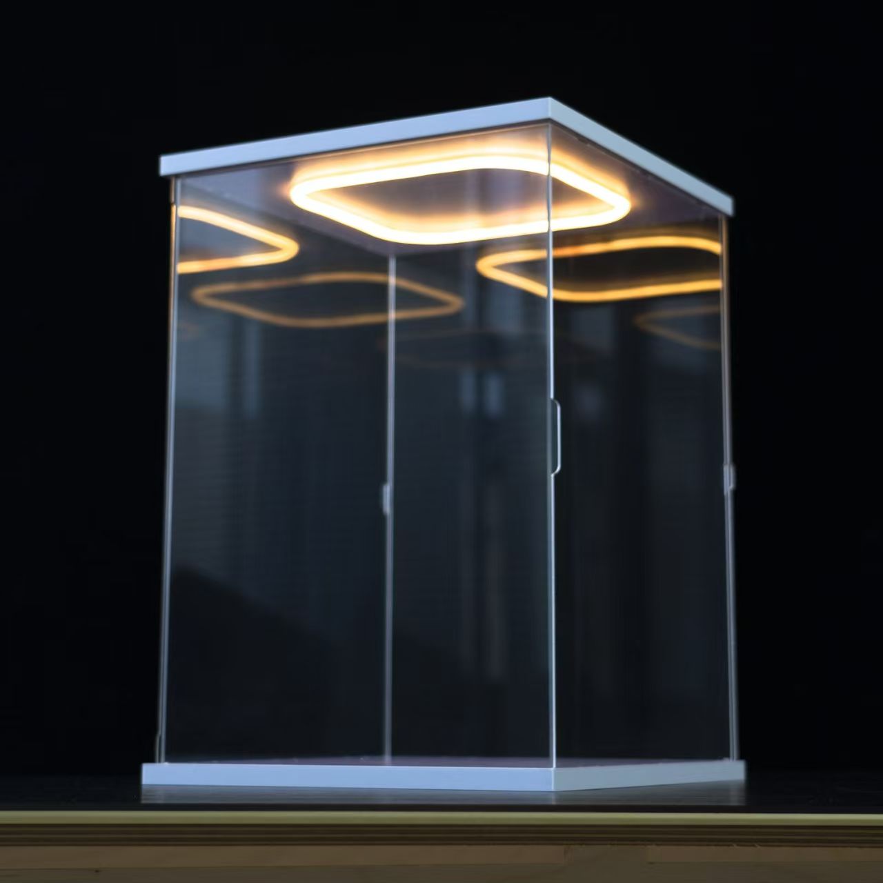 Model Kit Display Case - Lemari Pajangan Akrilik Bening dengan Lampu